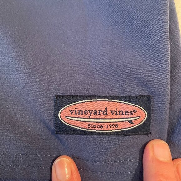 Vineyard Vines Mens Swim Board Shorts Trunks 9" Inseam Sz 34 Red Blue Zip Pocket - Picture 14 of 15